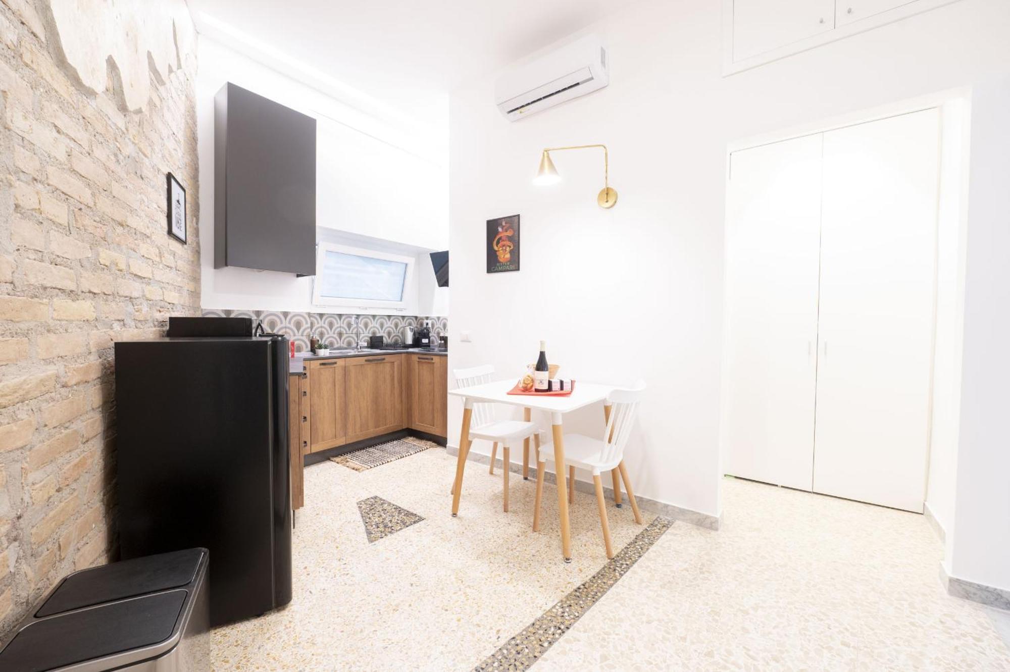 Trastevere Lovely 2 Bedroom Rom